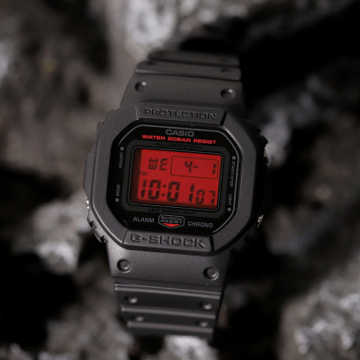 卡西欧G-SHOCK防震防水电子表