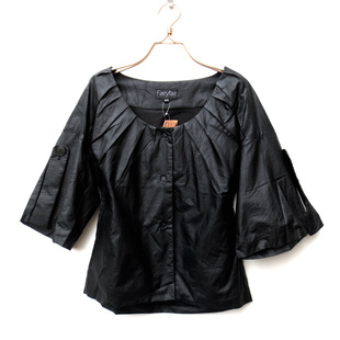 品牌FAIRYFAIR正品冷艳黑色百褶圆领暗扣直筒大喇叭袖外套女 特价