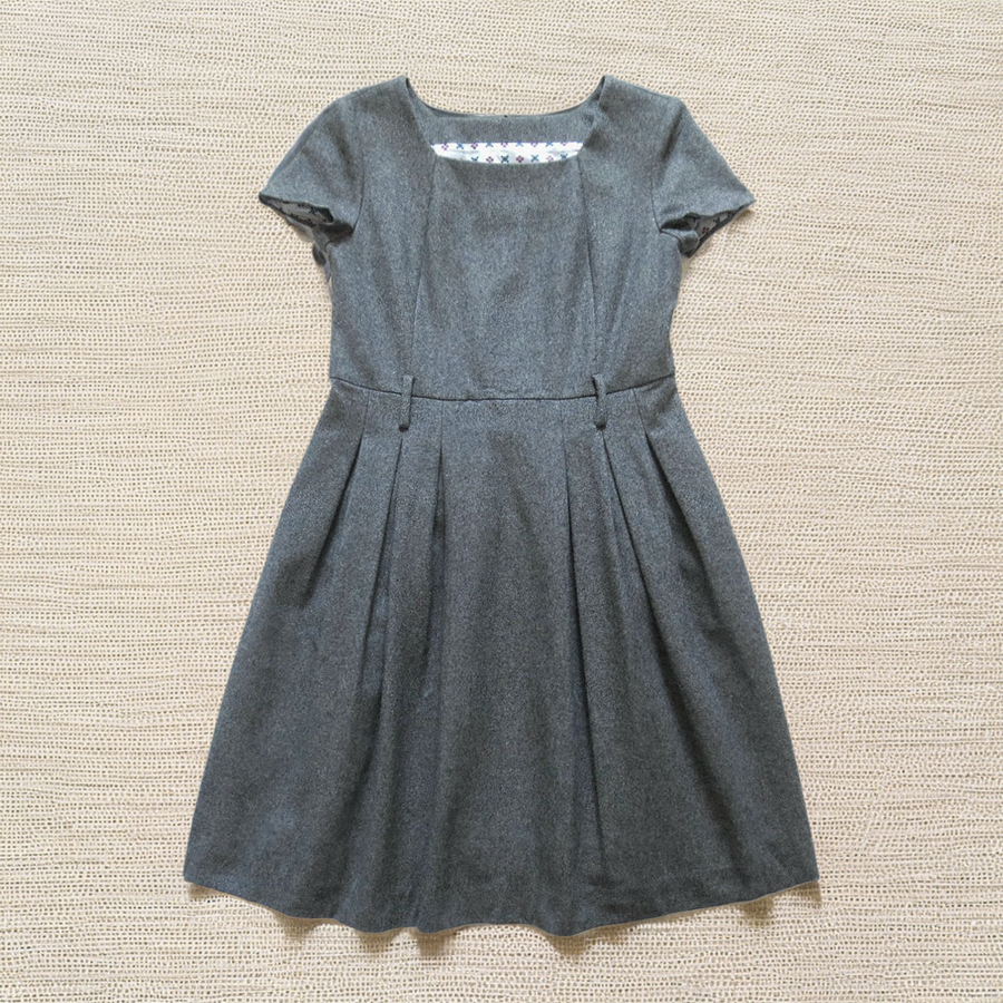 百搭A字毛呢短袖纯色收腰连衣裙