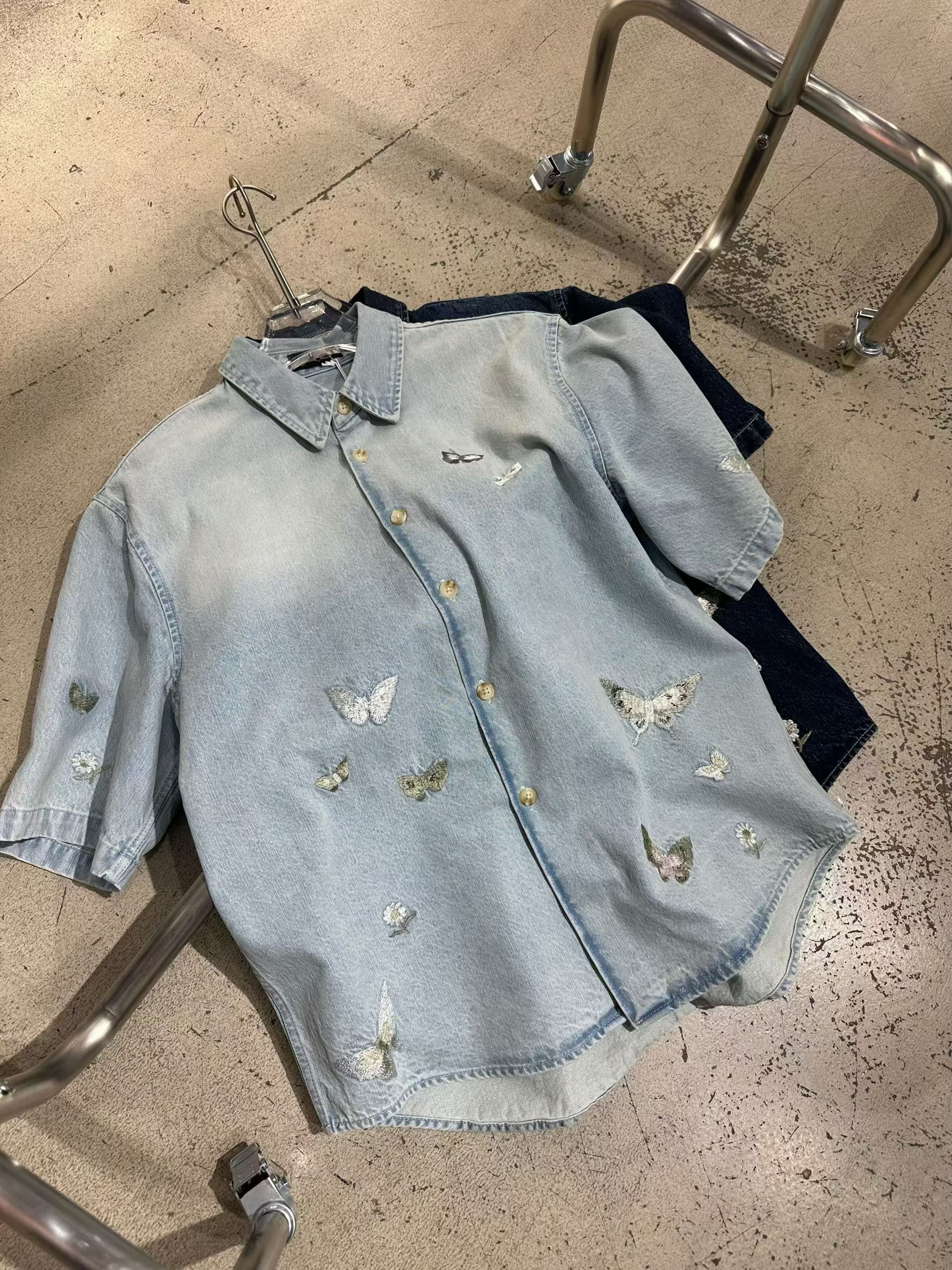 潮牌复古蝴蝶刺绣短袖牛仔衬衫男26夏季水洗做旧宽松休闲半袖衬衣