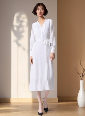 241201强烈推荐南油高端欧洲站高货大长裙重工法式V领长袖连衣裙