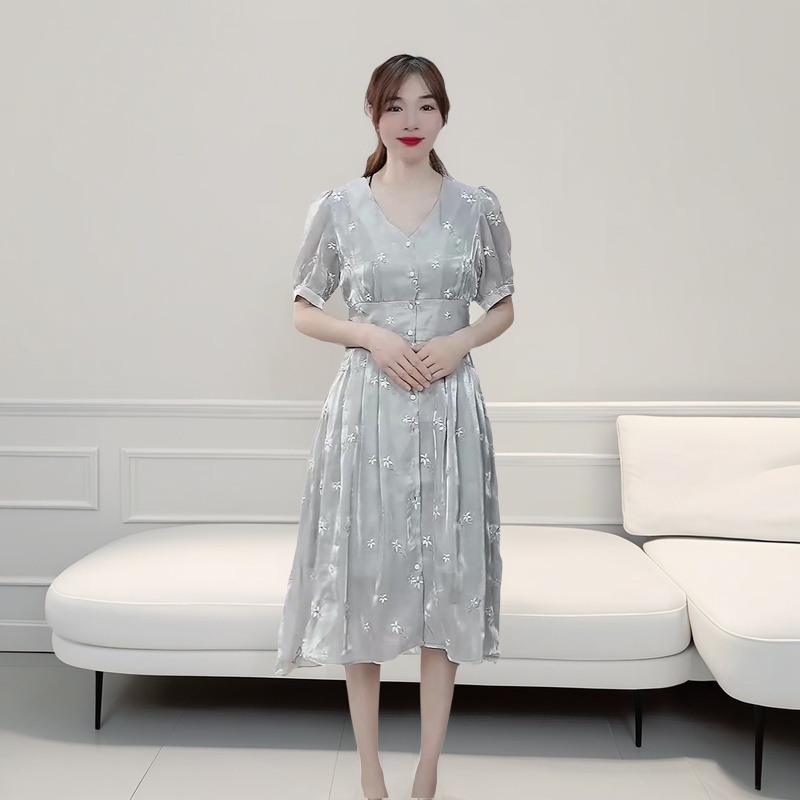 411176南油高端欧洲站轻奢欧货女人味夏加长款V领短袖绣花连衣裙