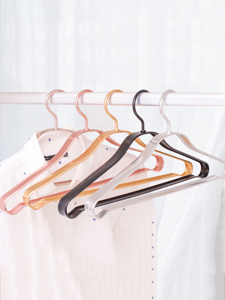 Hangers Household hangers Space aluminum wide shoulder seamless clothes hangers Hangers hangers men's clothes hangers widen