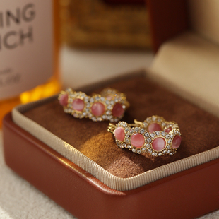 轻奢独特耳环2026新款爆款高级感气质复古甜美圆圈耳扣冬季耳饰女