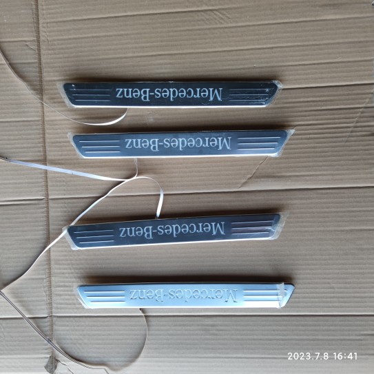 新威霆V260LV250迎宾踏板灯