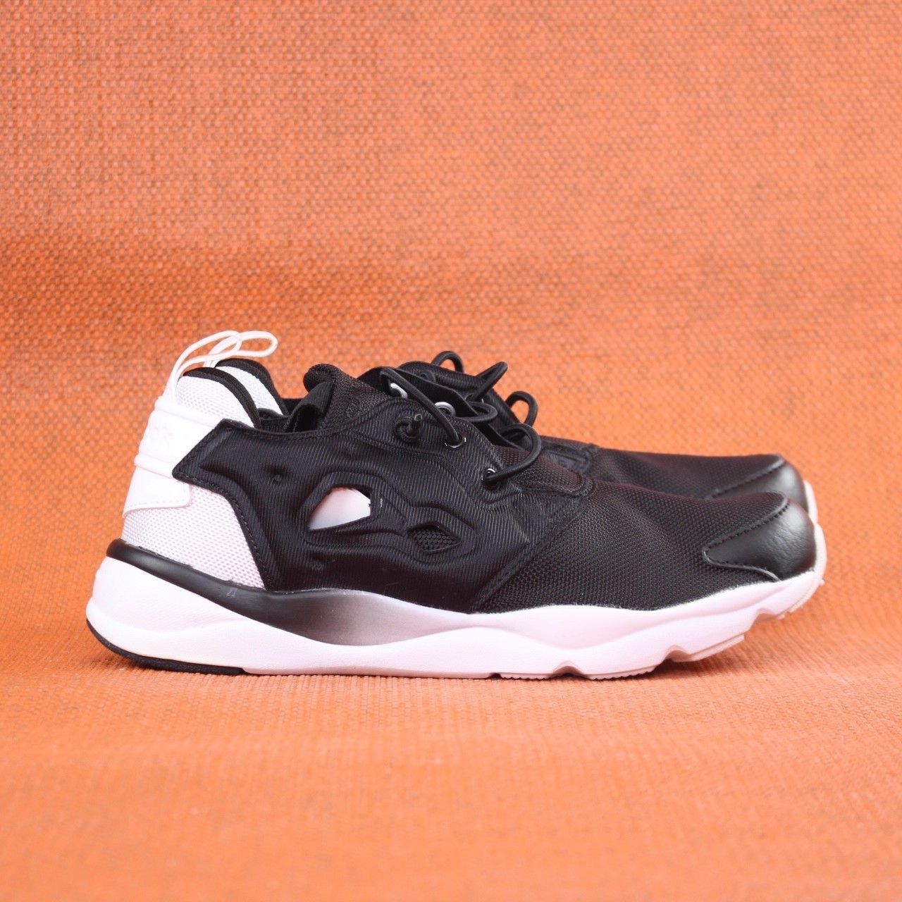 首尔的米家Reebok/锐步 女鞋FURYLITE CLEAN黑白休闲跑步鞋运动鞋