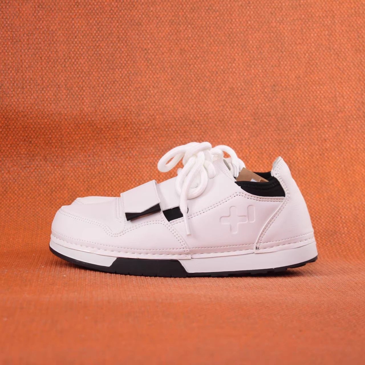 首尔的米家OTZShoes女鞋3300系列白黑皮革魔术贴休闲鞋渔夫鞋