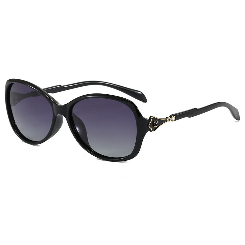 2026新女士太阳镜小框个性镶钻气质优雅开车偏光镜时尚街拍高级感