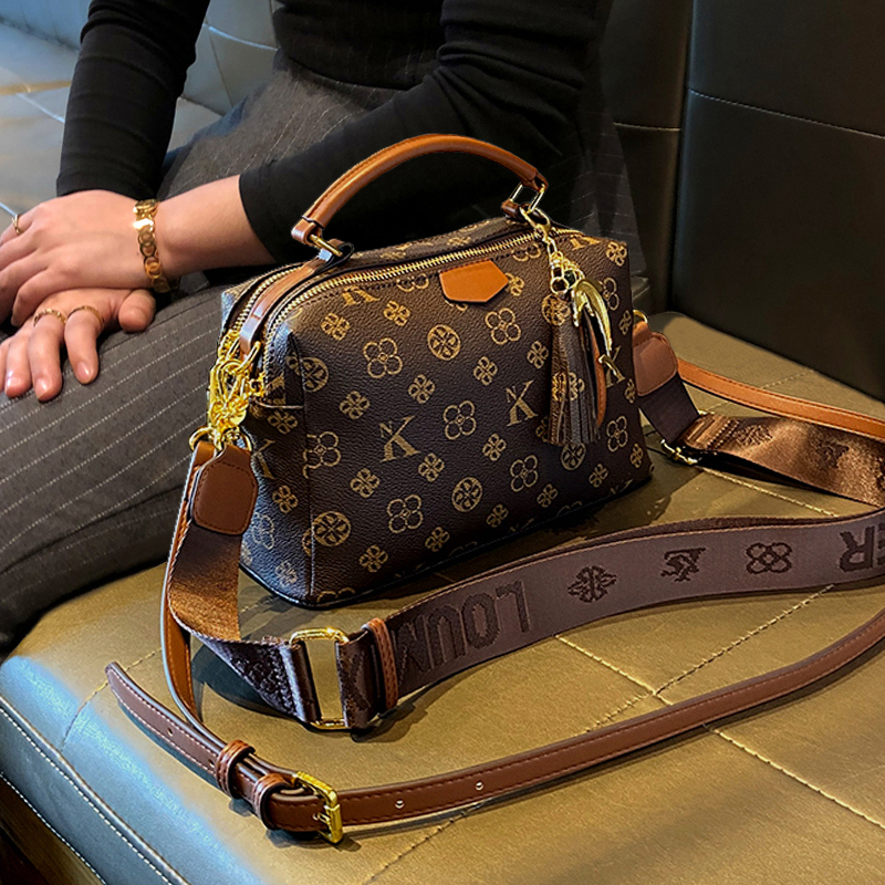 牛皮枕头包女2026新款高级感时尚双拉链大容量包包手提单肩斜挎包