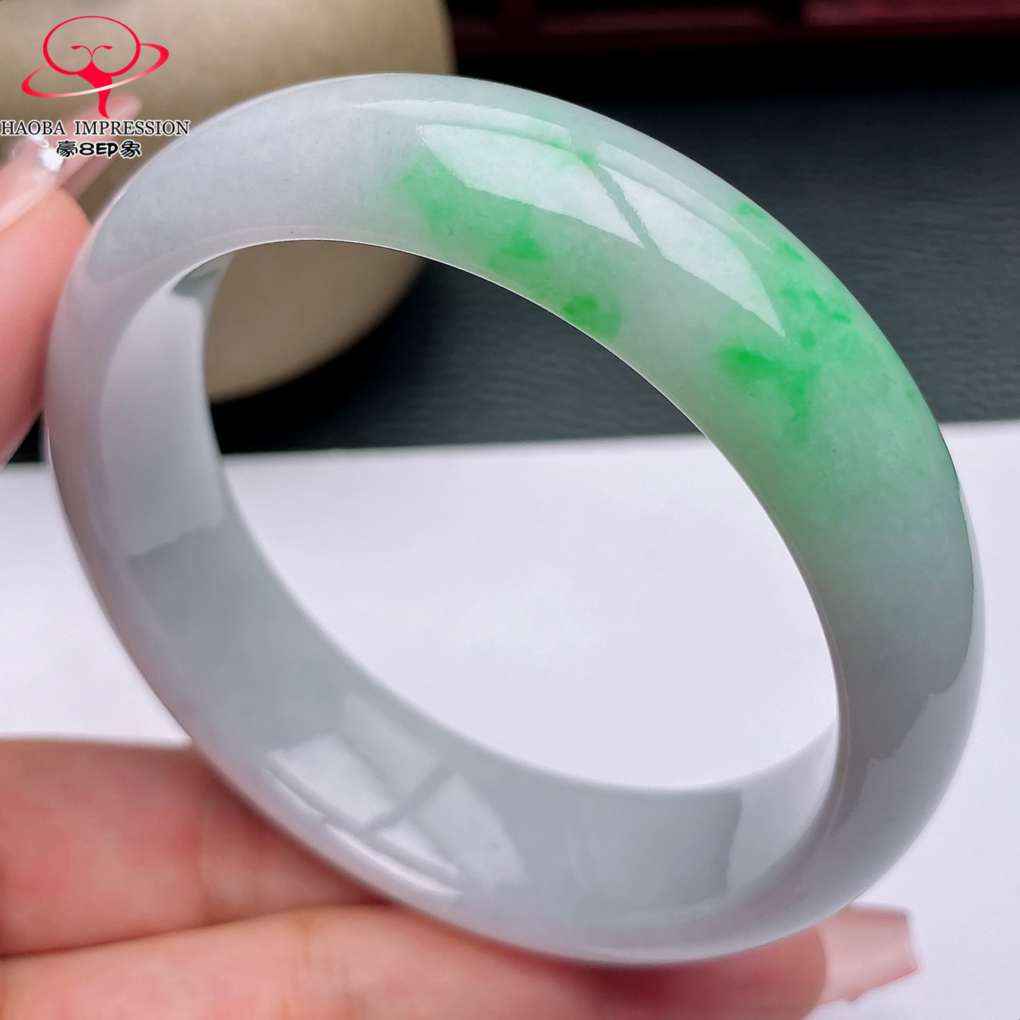 豪8印象&reg;X26360X841翡翠手镯圈口58.5天然缅甸白底青阳绿玉镯78g