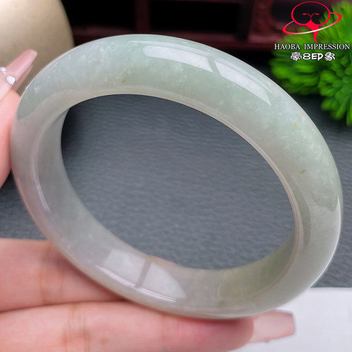 豪8印象手镯之家S226018Y448翡翠手镯圈口58.1mm天然缅甸淡绿玉镯