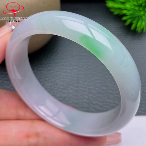 豪8印象®X26420X909翡翠手镯圈口58.6天然冰糯种白底带翠玉镯66g