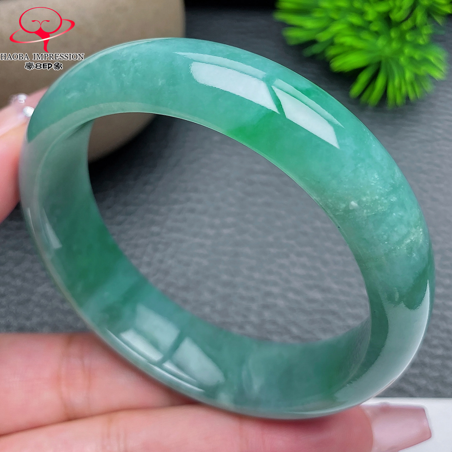 豪8印象X26260X743翡翠手镯圈口55.5天然冰糯种油绿缅甸玉镯61g