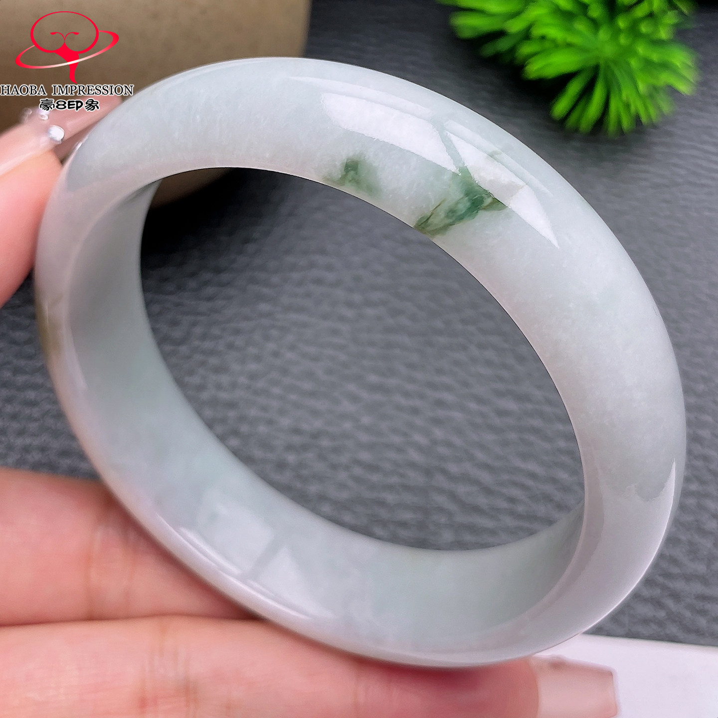 豪8印象X26018X809翡翠手镯圈口58.7天然绿底飘黄翡缅甸玉镯69g