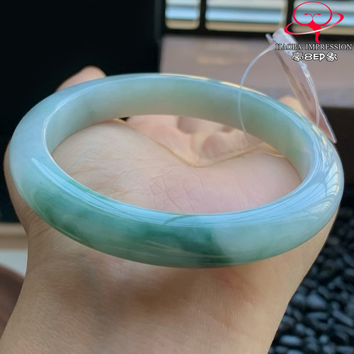 豪8印象W26048W811天然A货翡翠圈口55糯种飘花美人条正圈玉手镯