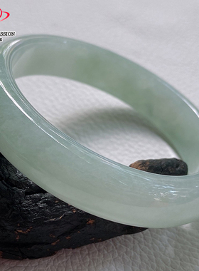 豪8印象手镯之家Z26320Z150翡翠手镯圈口55.0mm天然甜绿飘花手镯