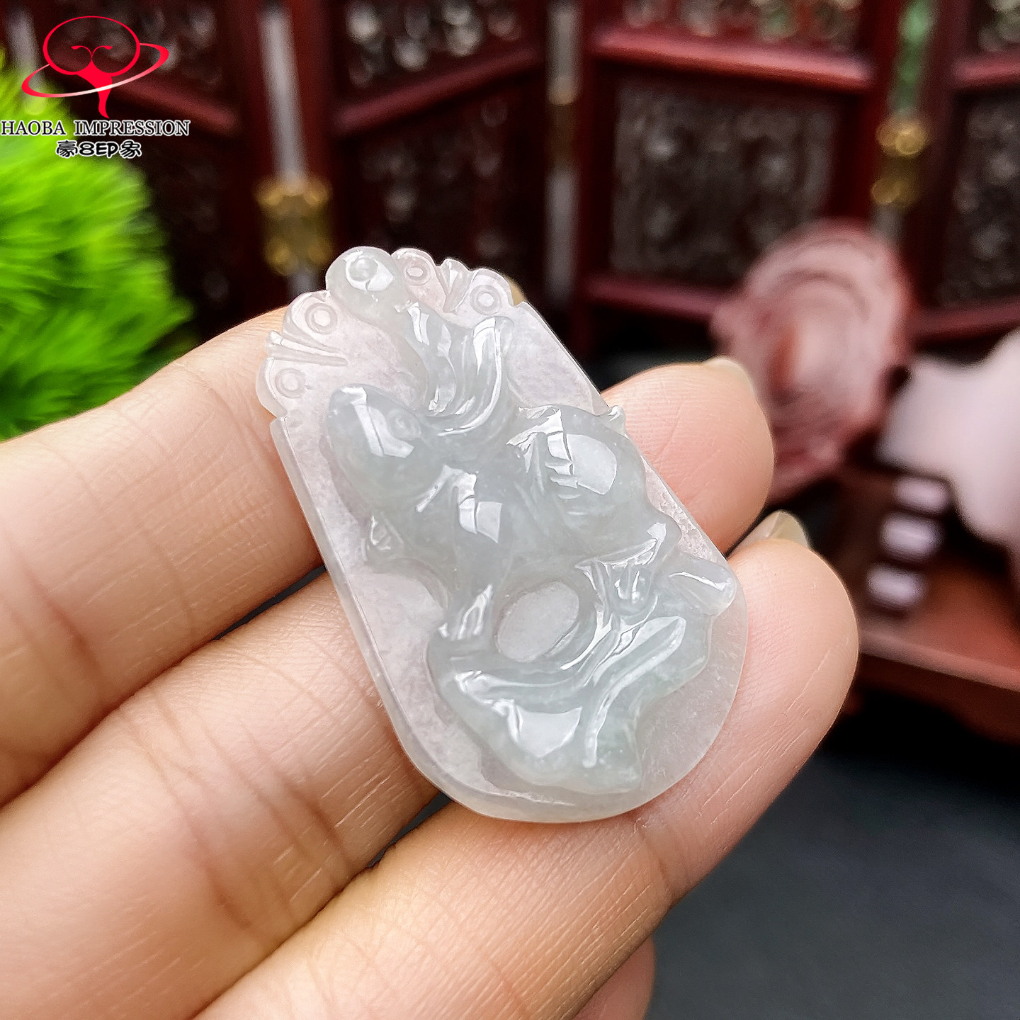 豪8印象H26002A1254翡翠生肖兔吊坠天然冰糯种浅绿十二生肖挂件8g