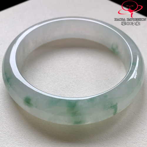 豪8印象V261600V2568翡翠手镯圈口54天然冰种绿飘花缅甸玉手镯a货