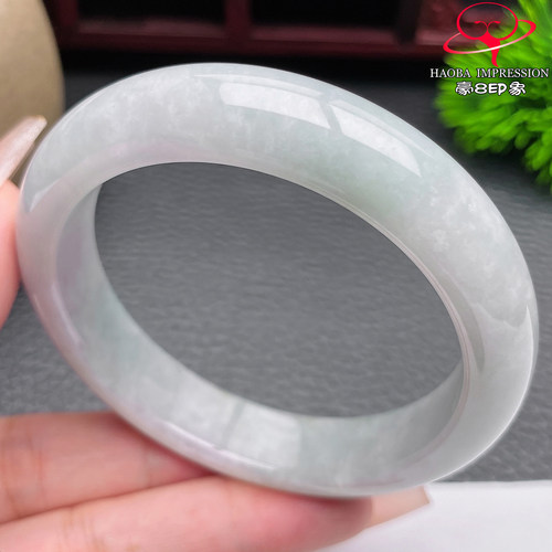 豪8印象S126010Y604翡翠手镯圈口54.5 天然缅甸白底淡绿玉手镯55g