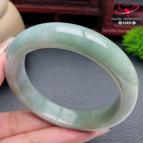 豪8印象S126010Y705翡翠手镯圈口59.7天然缅甸淡绿带黄翡玉镯49g