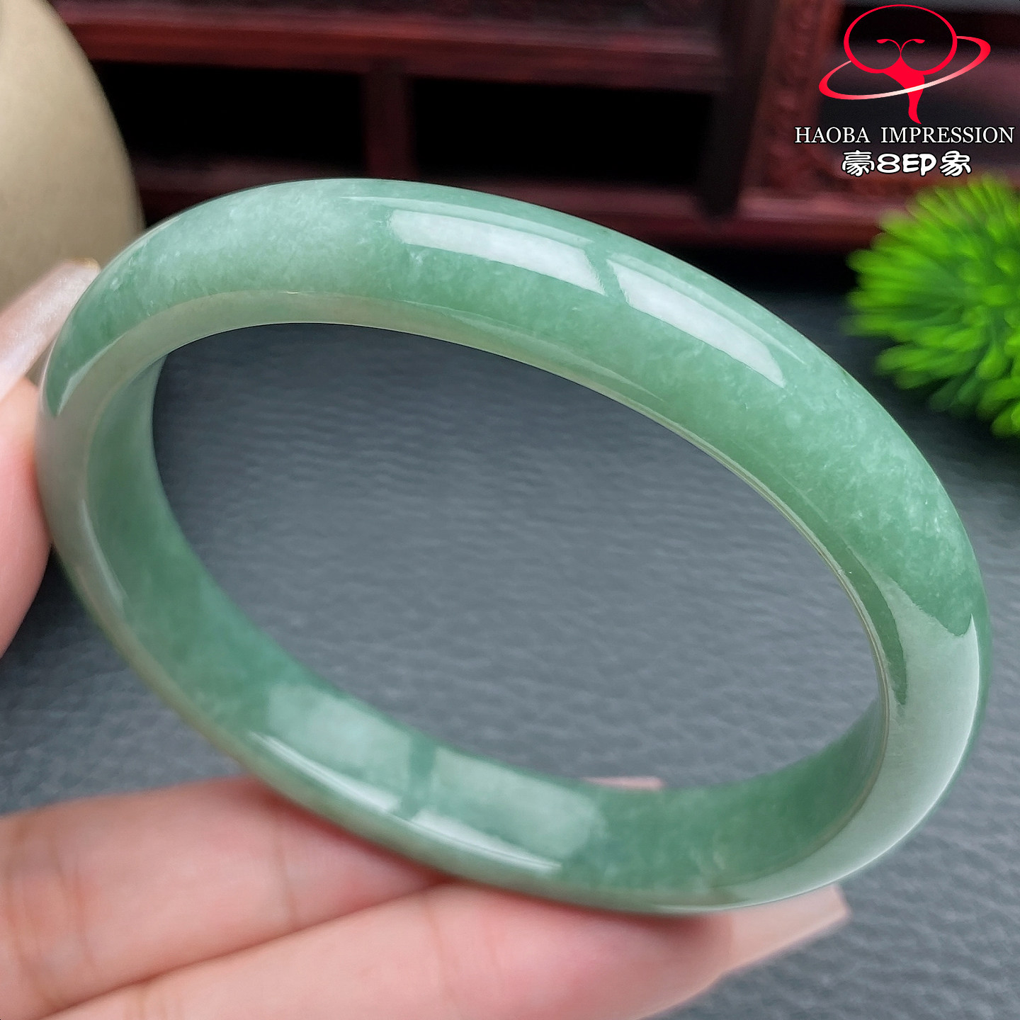 豪8印象S126010Y696翡翠贵妃手镯圈口55.6天然油绿缅甸玉镯a货32g