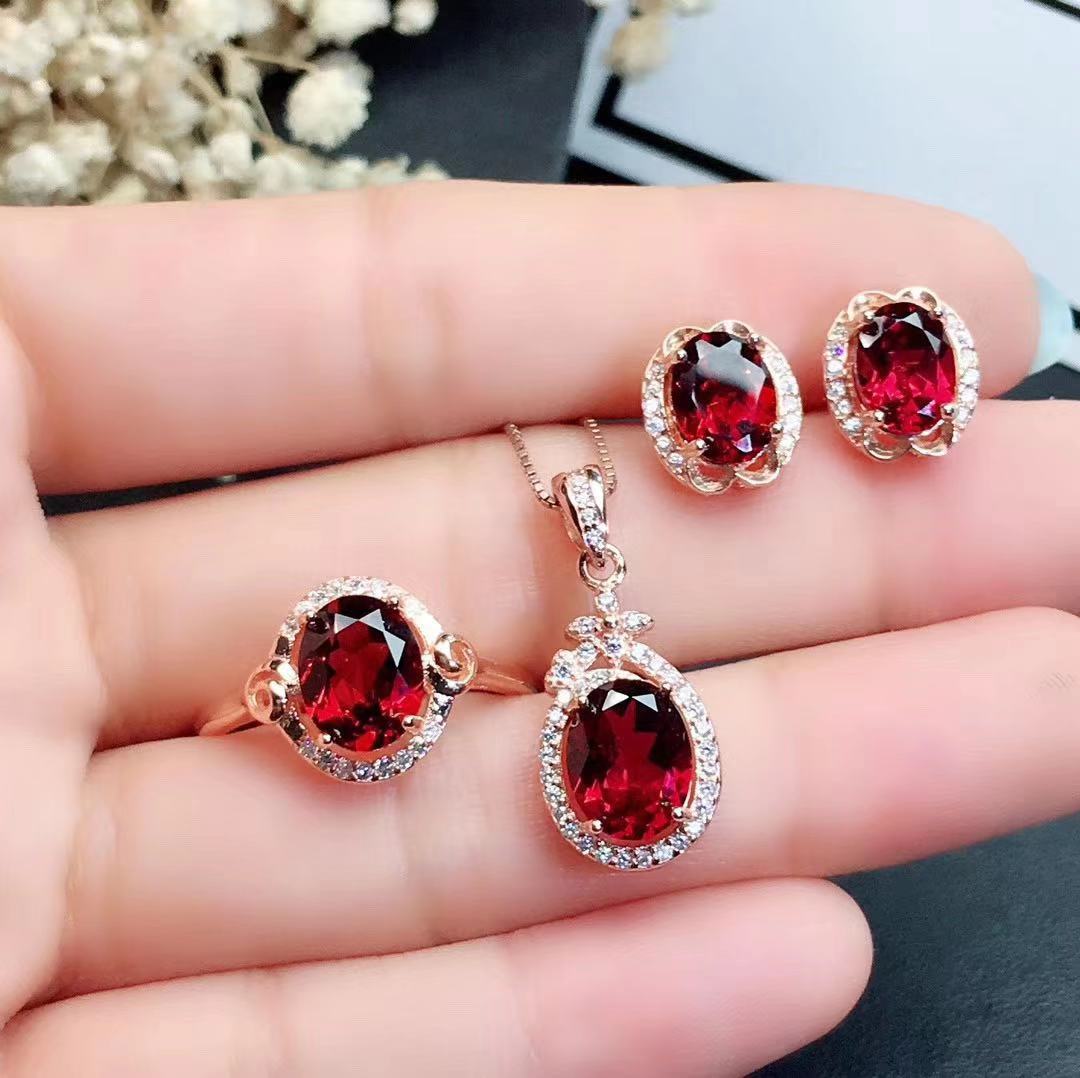 吊坠耳钉精工镶嵌石榴石戒指定制