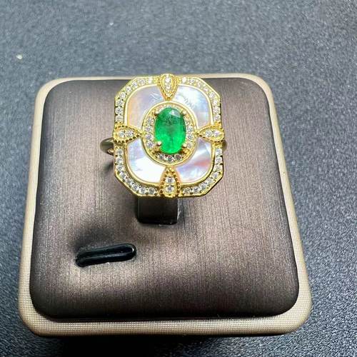 天然祖母绿贝母款戒指4乘6 925银精工镶嵌天然彩宝首饰时尚宝石