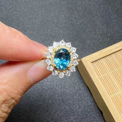 天然伦敦蓝托帕石戒指7乘9 925银精工镶嵌天然彩宝首饰
