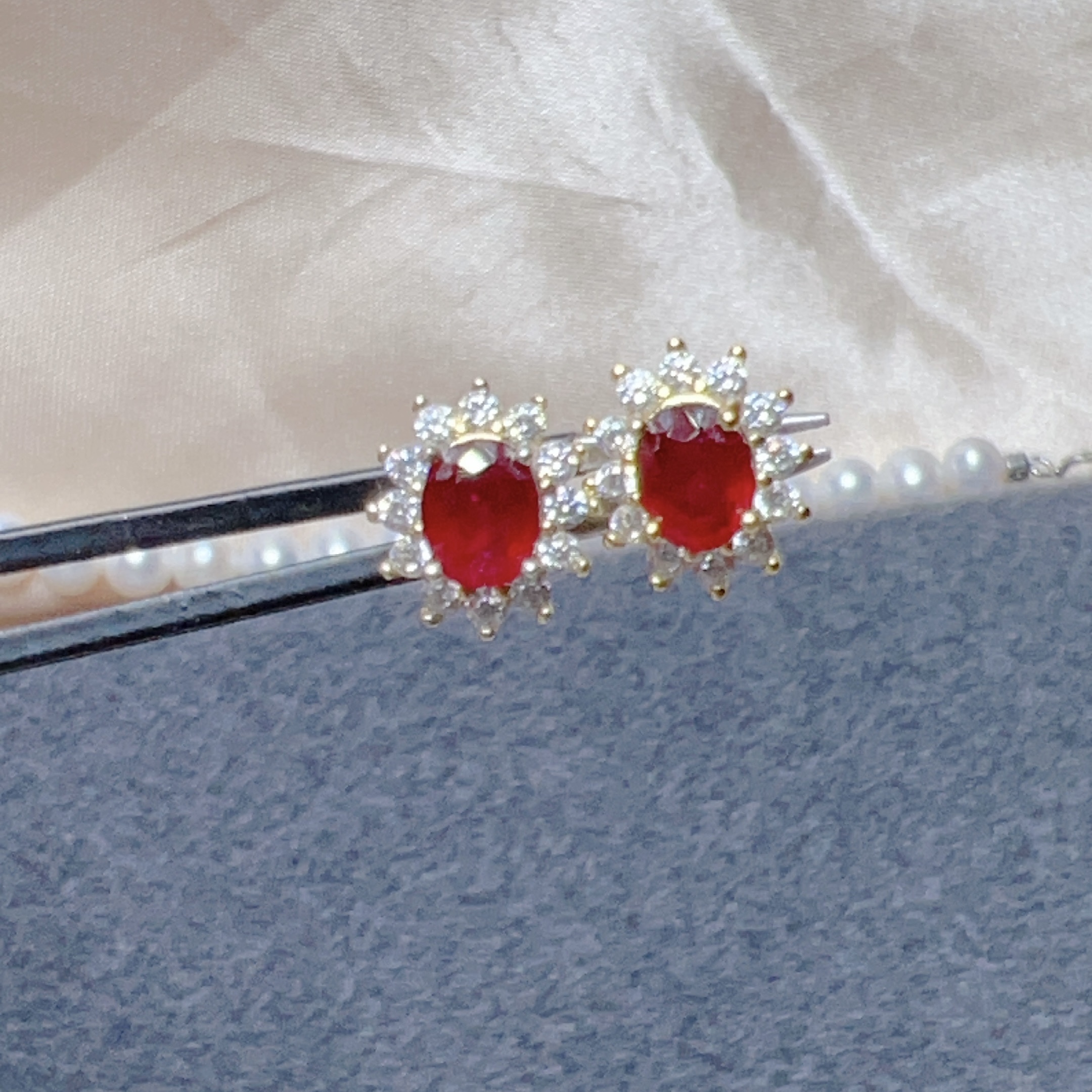 天然鸽血红红宝石戴妃款耳钉