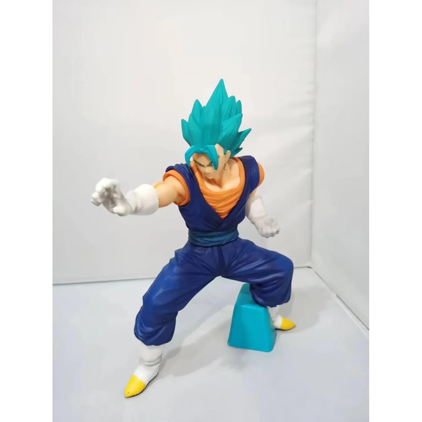 蹲姿蓝发贝吉特手办 超级赛亚人 战斗姿态 人偶模型公仔摆件盒装