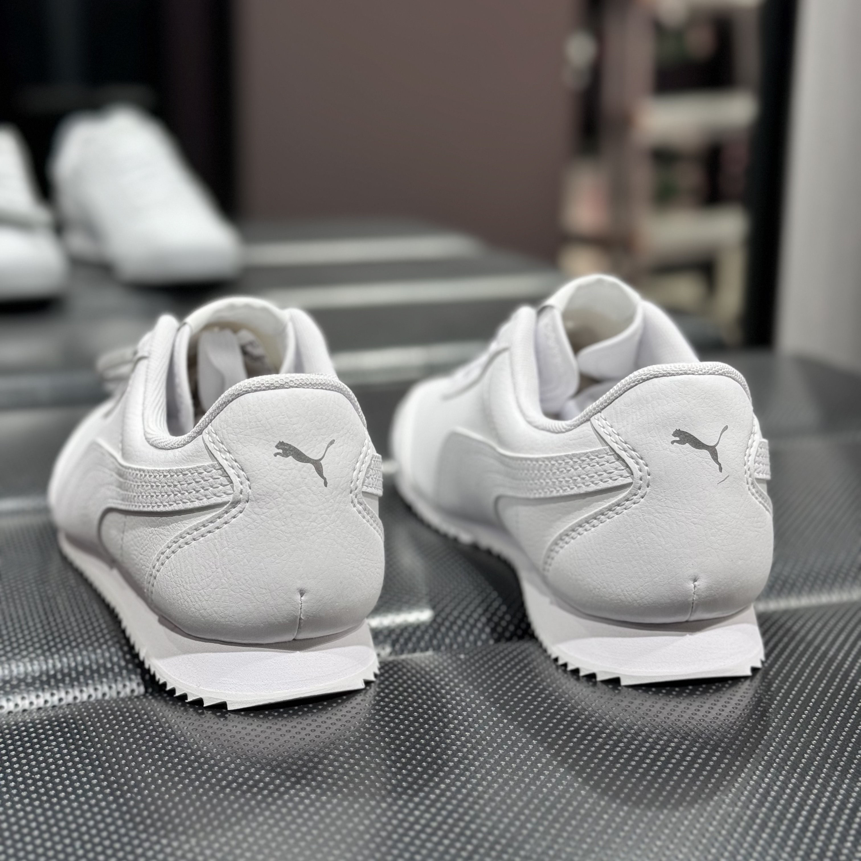 彪马Puma新款男女情侣复古休闲运动跑步低帮阿甘板鞋小白鞋372861