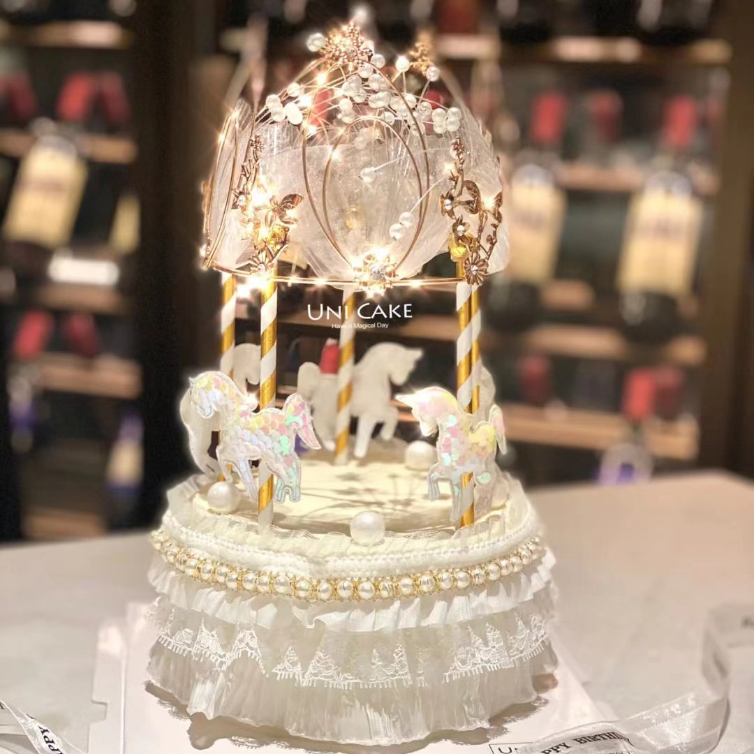 网红梦幻木马蕾丝女王生日蛋糕