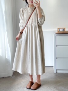 2024初秋新款复古重工刺绣泡泡袖连衣裙宽松大码半高领文艺长裙子