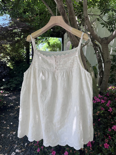 棉布刺绣风琴褶吊带小背心