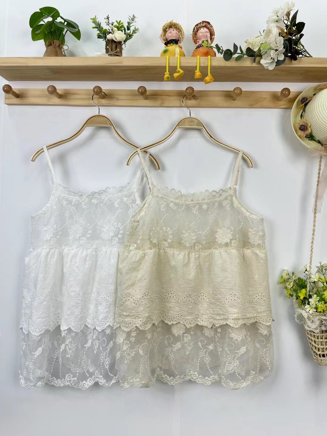 森女系甜美叠穿外搭精美刺绣拼接蕾丝花边吊带背心小清新公主罩衫