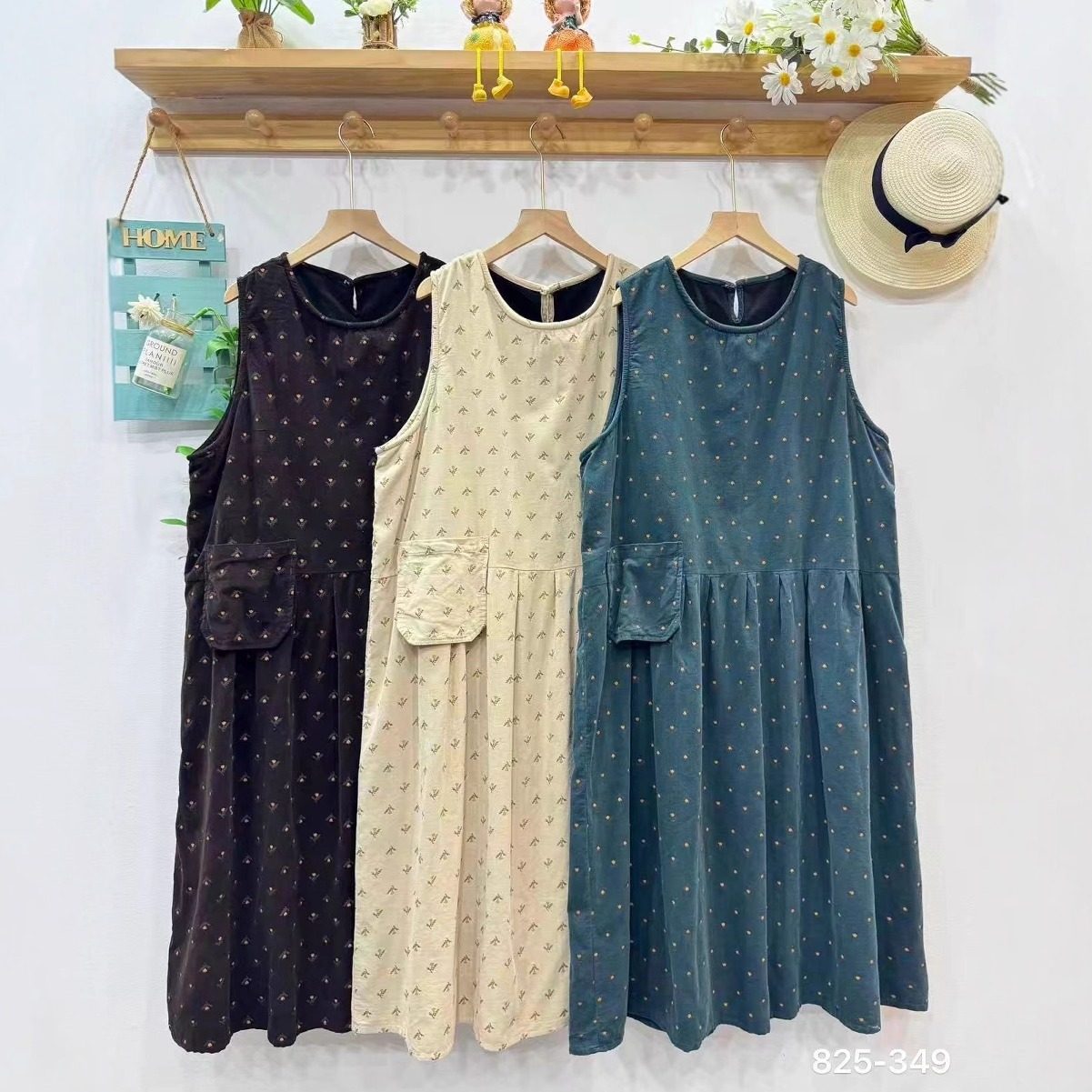 少女风圆领套头碎花加绒背心长裙