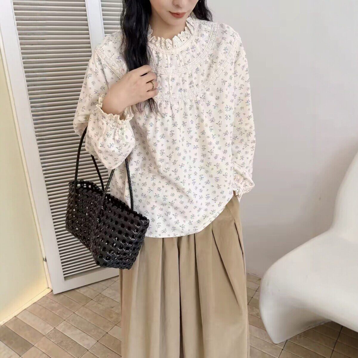 宽松文艺风蕾丝立领拼接碎花衬衫