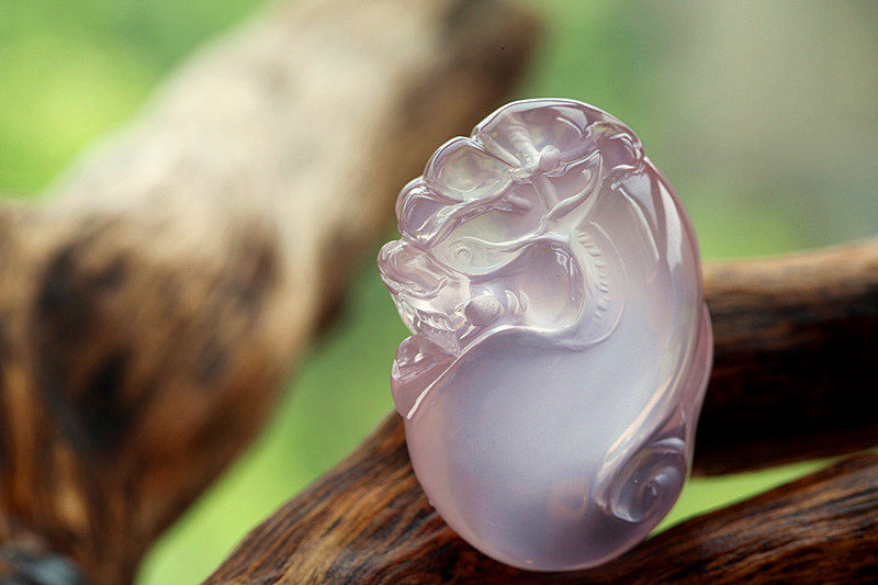 天然冰种星光粉晶肉眼无暇级手工雕刻龙鱼挂件、项坠