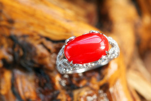 天然红色宝石戒指（一）18k金+钻石镶，换季也要红~