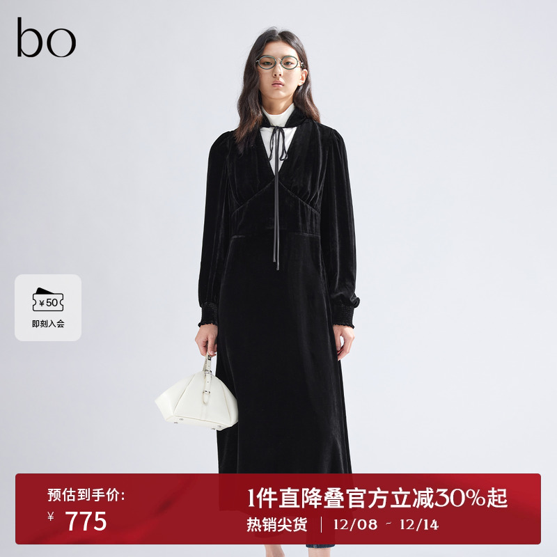 播丝绒复古镂空V领连衣裙女