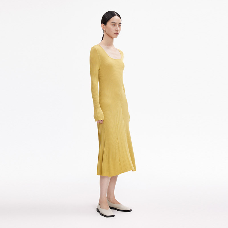 播2022冬季新款简约宽松气质长款显瘦方领针织连衣裙女DDP4LD4553