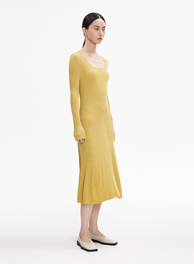 播2022冬季新款简约宽松气质长款显瘦方领针织连衣裙女DDP4LD4553