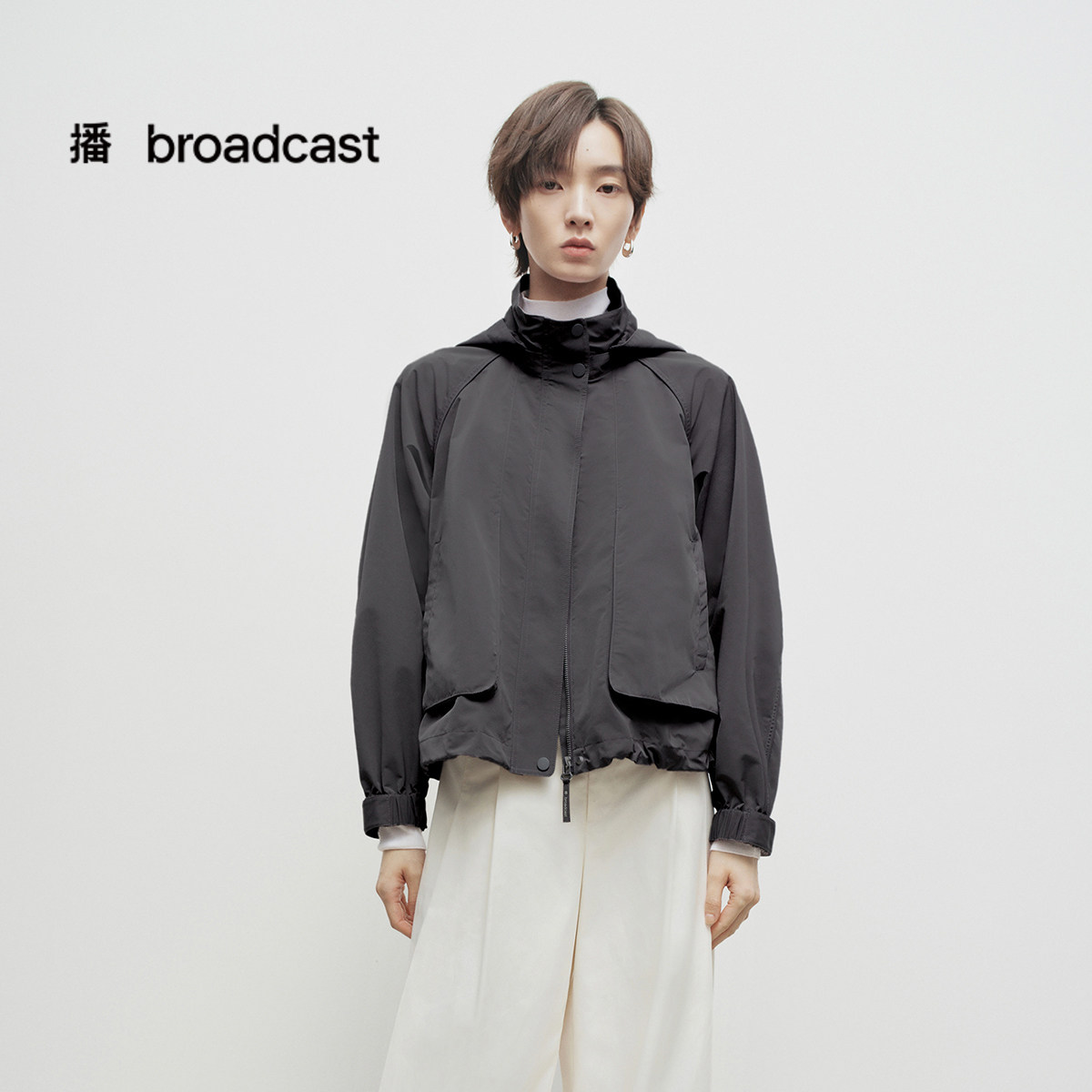播春季轻户外休闲感连帽立领风衣女外套BDS1FD1535