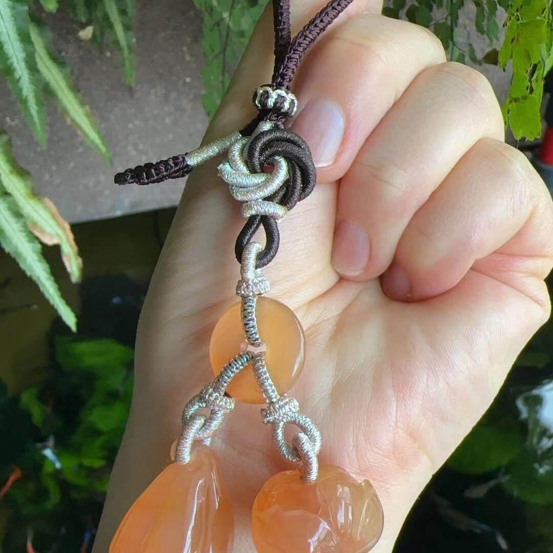 杨玉家云南天然黄龙玉小黑山冰粉老料莲花莲蓬手工编车包挂件证书