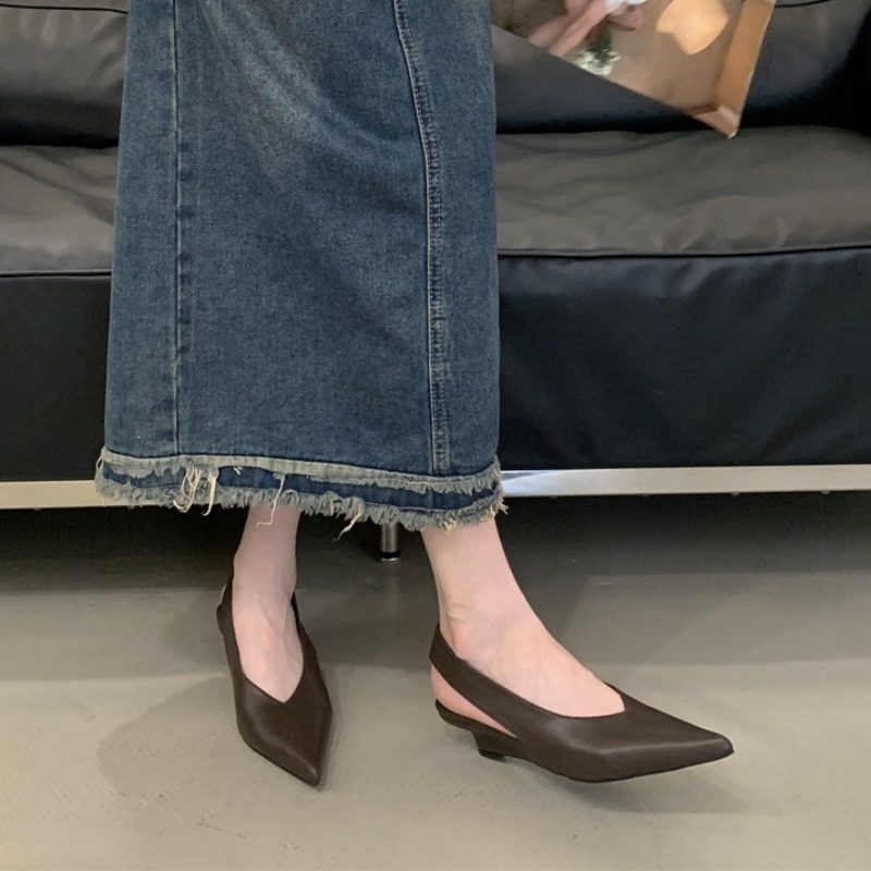 2026年春夏季新款低跟单鞋女高端粗跟后空尖头坡跟时装包头凉鞋子,女鞋,时装凉鞋,淘宝优惠券,粉丝福利购,淘宝优惠卷