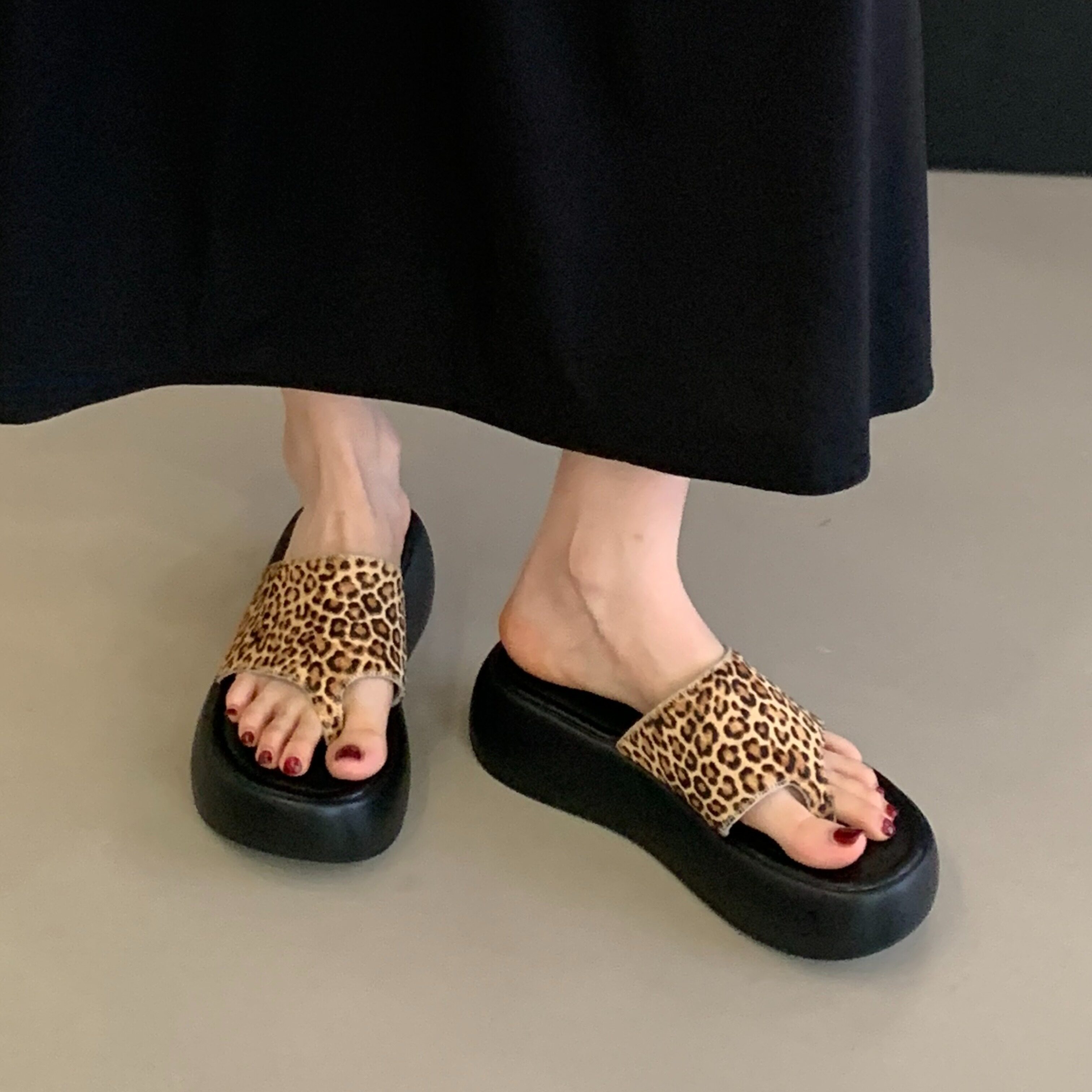 真皮马毛厚底人字拖鞋女夏外穿2026春夏新款外穿度假夹脚凉拖凉鞋