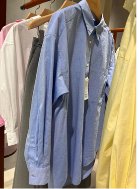 spick2025秋冬 袖子刺绣LOGO 基础简约宽松衬衫