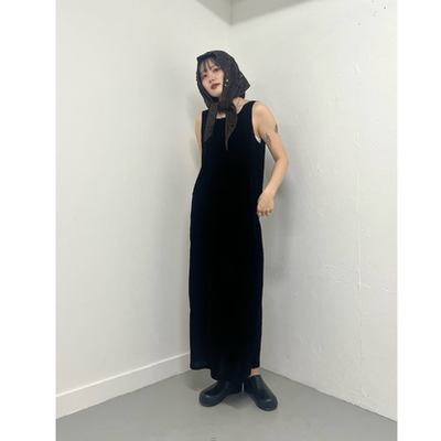 K*F2026春夏 复古丝绒方领气质直筒长款连衣裙OP