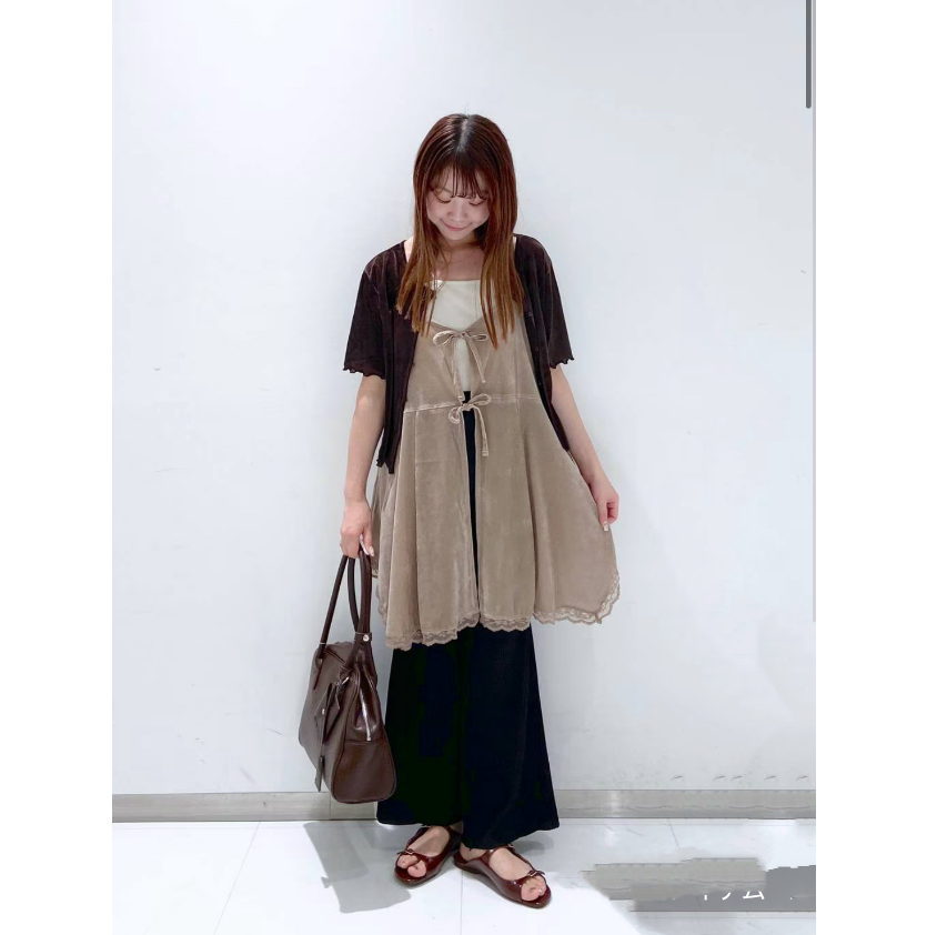 LF2025夏季 前后两穿轻薄丝绒蕾丝边系带吊带裙