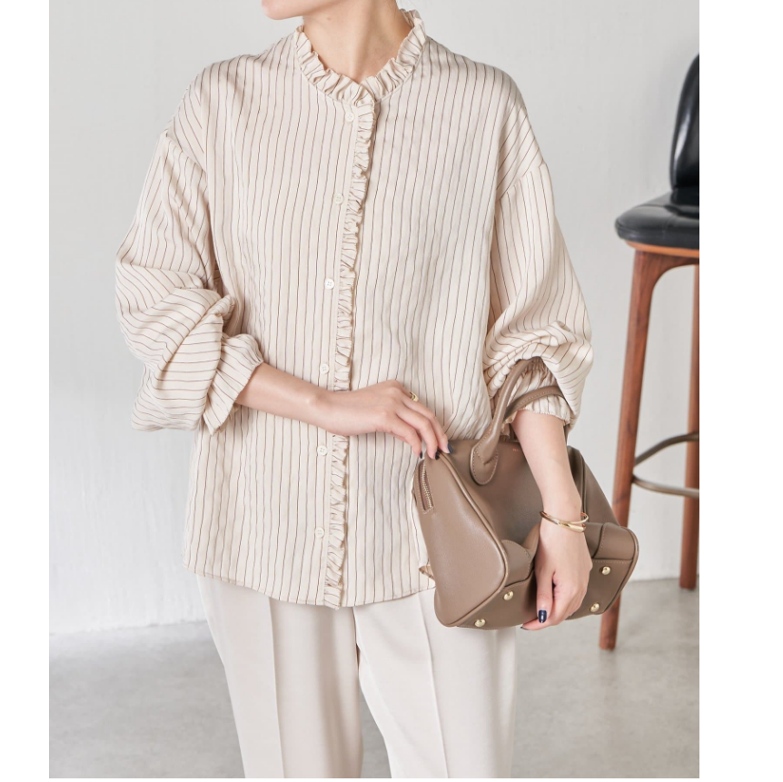 CL2025秋冬 气质款花边门襟领司马克喇叭袖衬衫